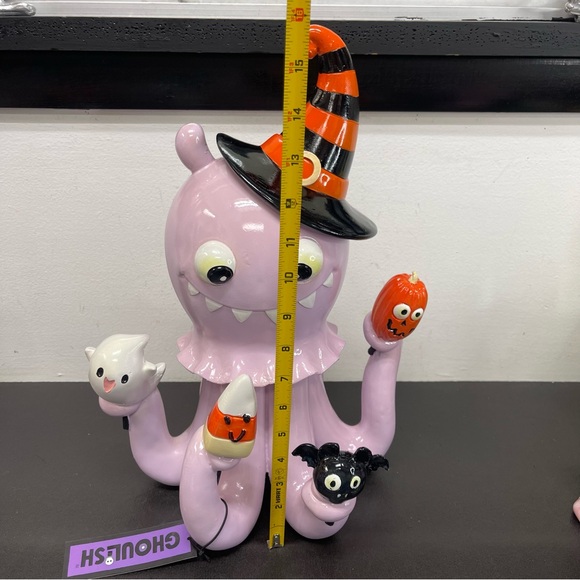 Viral Ghoulish Halloween Squid Octopus with Halloween Candy Figure - Picture 8 of 9